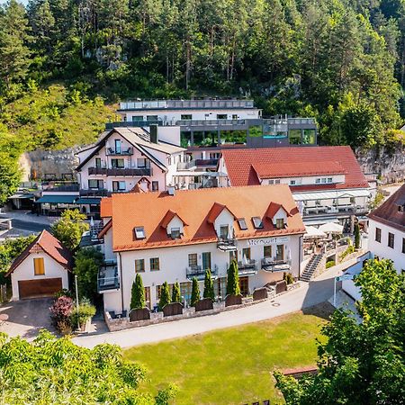 Landhotel Sternwirt - Das Wellnesshotel Zwischen Nuernberg Und Amberg Hogen Εξωτερικό φωτογραφία
